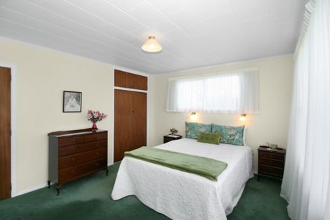 Photo of property in 18 Truby King Street, Merrilands, New Plymouth, 4312