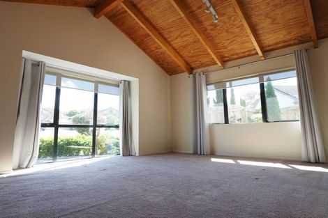 Photo of property in 9 Graven Court, Henderson, Auckland, 0612
