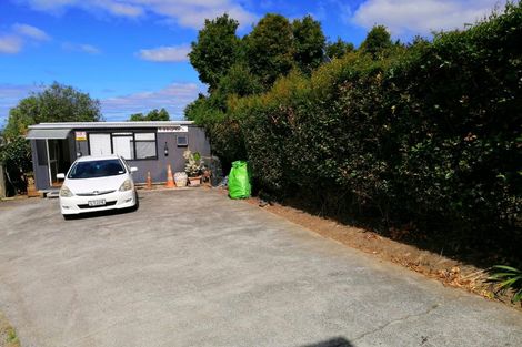 Photo of property in 2/328 East Coast Road, Sunnynook, Auckland, 0632