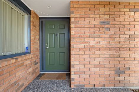 Photo of property in 11 Saralee Drive, Manurewa, Auckland, 2105