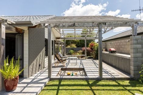 Photo of property in 15 Mcnaughton Place, Onekawa, Napier, 4110