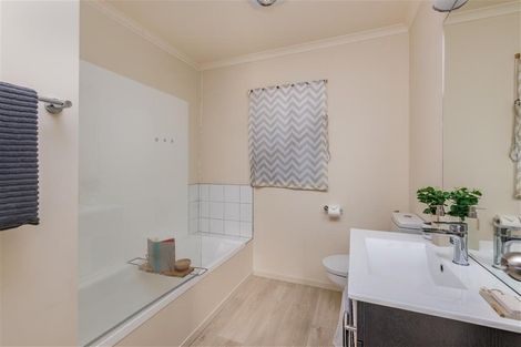 Photo of property in 9 Waterview Place, Haruru, 0204