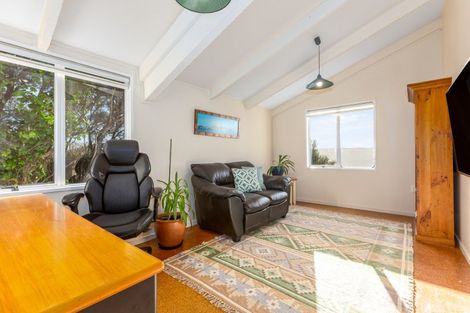 Photo of property in 22a Kahu Road, Paremata, Porirua, 5024