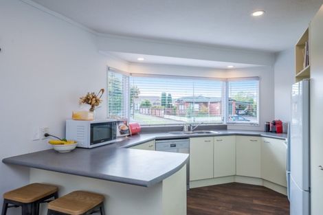 Photo of property in 8 Beachwater Grove, Paraparaumu Beach, Paraparaumu, 5032