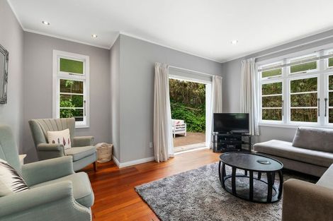 Photo of property in 14 Springtime Crescent, Stanmore Bay, Whangaparaoa, 0932