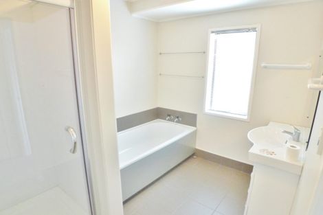 Photo of property in 1 Palomino Drive, Henderson, Auckland, 0612