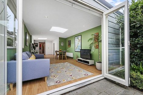 Photo of property in 200 Tinakori Road, Thorndon, Wellington, 6011