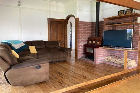 Photo of property in 13 Hutchins Street, Waitara, 4320