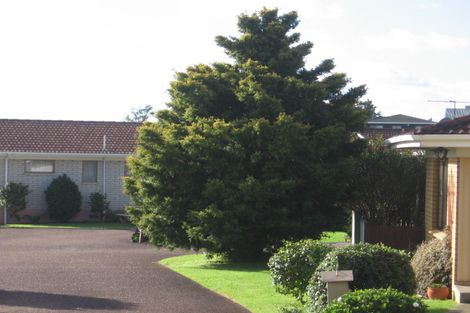 Photo of property in 10/114a Pakuranga Road, Pakuranga, Auckland, 2010