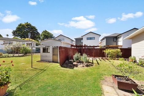 Photo of property in 50 Chilcott Road, Henderson, Auckland, 0612