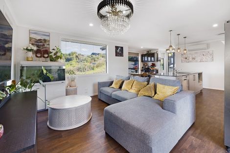 Photo of property in 2 Hauruia Way, Pyes Pa, Tauranga, 3112