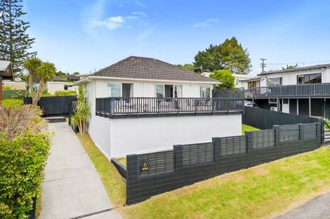 Photo of property in 1 Hartley Terrace, Massey, Auckland, 0614