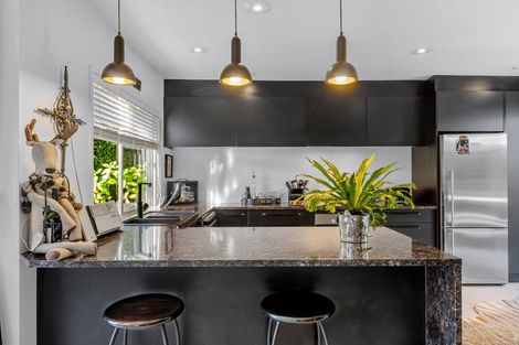 Photo of property in 1/19 Heathcote Road, Castor Bay, Auckland, 0620