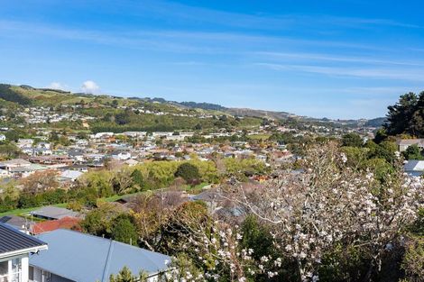 Photo of property in 1 Fyvie Avenue, Tawa, Wellington, 5028
