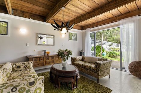 Photo of property in 890 Beach Road, Waiake, Auckland, 0630