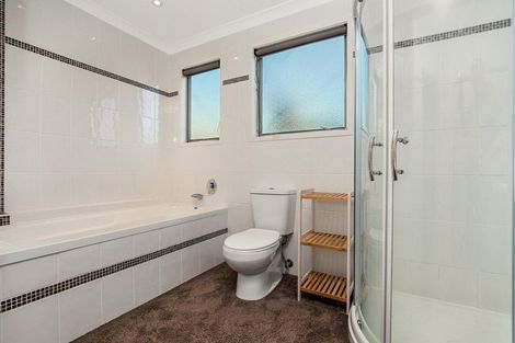 Photo of property in 19 Twin Court, Albany, Auckland, 0632