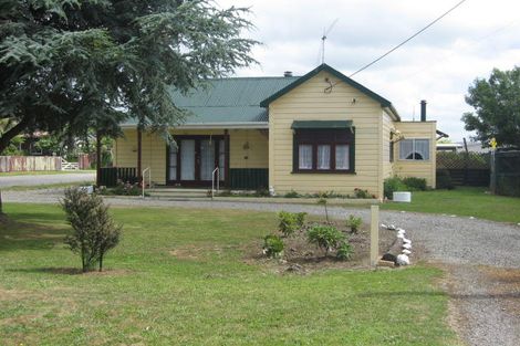 Photo of property in 16 Tiraumea Road, Pahiatua, 4910