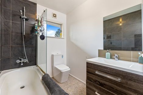 Photo of property in 49 Tawa Road, Kumeu, 0891