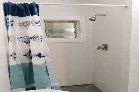 Photo of property in 88 Newlands Road, Newlands, Wellington, 6037