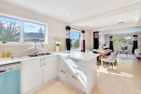 Photo of property in 5 Solar Road, Glen Eden, Auckland, 0602