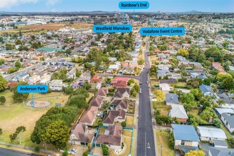 Photo of property in 2/10 Grande Vue Road, Hillpark, Auckland, 2102