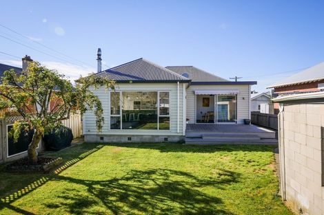 Photo of property in 52 Hargest Crescent, Saint Kilda, Dunedin, 9012