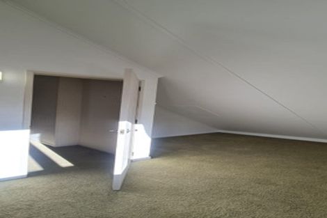 Photo of property in 11 Shortland Place, Havelock North, 4130