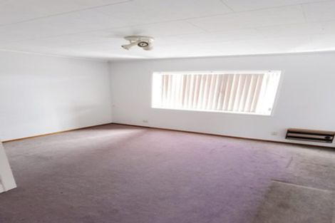 Photo of property in 19 Highland Park Drive, Highland Park, Auckland, 2010