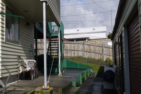 Photo of property in 26 Sabulite Road, Kelston, Auckland, 0602
