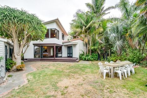 Photo of property in 7 Albert Street, Clive, 4102