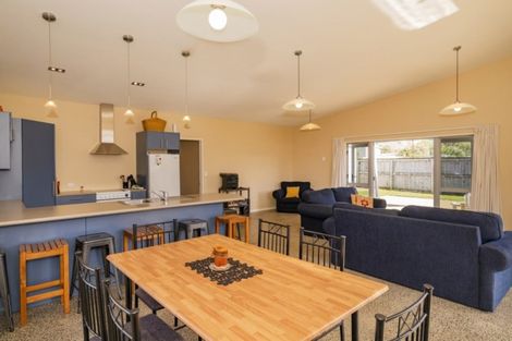 Photo of property in 15 Pacific Place, Whitianga, 3510