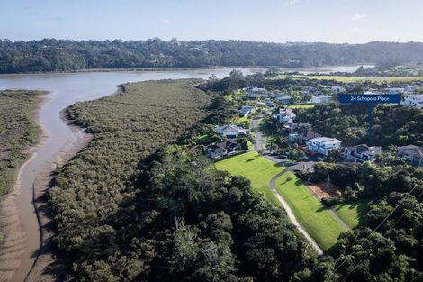 Photo of property in 24 Schopolo Place, Schnapper Rock, Auckland, 0632