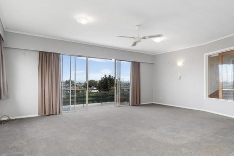 Photo of property in 30 Omokoroa Road, Omokoroa, 3114