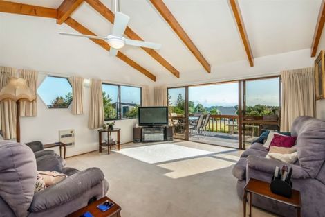 Photo of property in 1 Albert Hall Drive, Red Beach, 0932