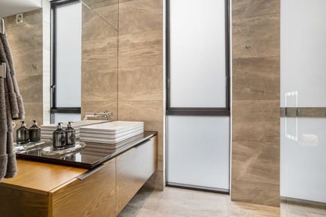 Photo of property in 98 Paritai Drive, Orakei, Auckland, 1071