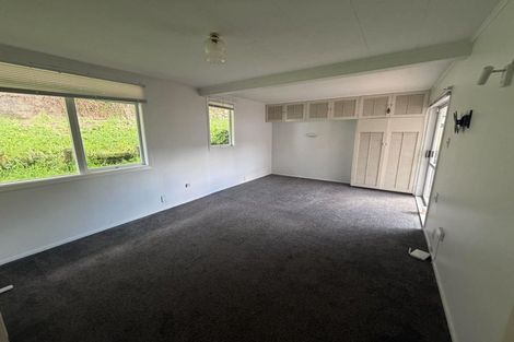Photo of property in 5 Bird Grove, Stokes Valley, Lower Hutt, 5019