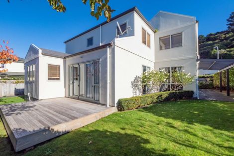 Photo of property in 19 Chippenham Grove, Churton Park, Wellington, 6037