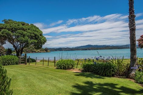 Photo of property in 950 Whangaruru Road North, Whangaruru, Russell, 0184