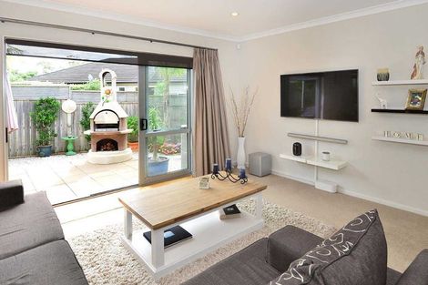 Photo of property in 12 Whares Court, Silverdale, 0932