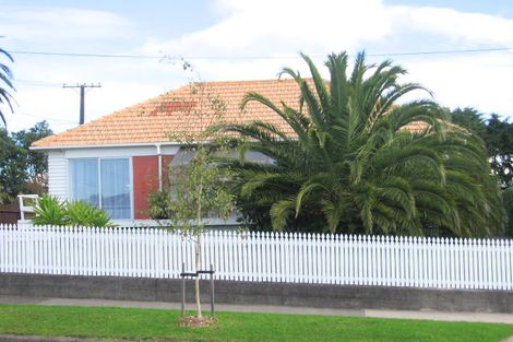 Photo of property in 308 Great North Road, Henderson, Auckland, 0612