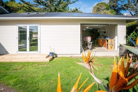 Photo of property in 450 Te Moana Road, Waikanae, 5036