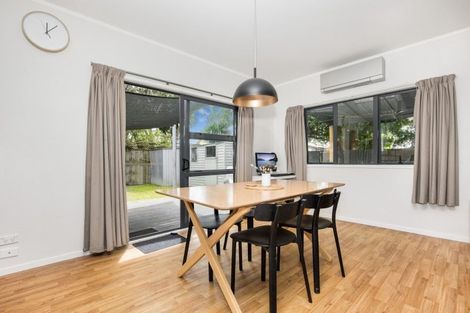 Photo of property in 3a Domain Road, Weymouth, Auckland, 2103