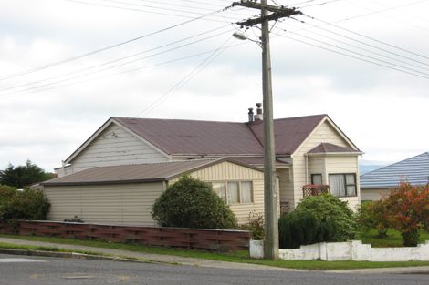 Photo of property in 51 Salcombe Street, Kaitangata, 9210