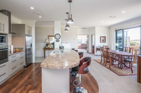 Photo of property in 10 Simpson Crescent, Raumati Beach, Paraparaumu, 5032