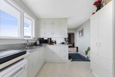 Photo of property in 1/94 Dowse Drive, Maungaraki, Lower Hutt, 5010