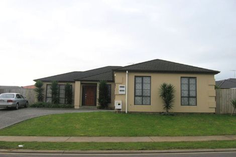 Photo of property in 4 Glastry Close, East Tamaki Heights, Auckland, 2016