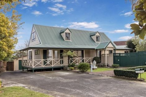 Photo of property in 6 Orinda Close, Botany Downs, Auckland, 2010