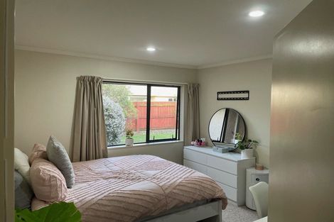 Photo of property in 7 Ron Place, Fitzherbert, Palmerston North, 4410