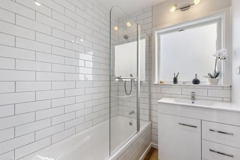 Photo of property in 38 Woodside Road, Massey, Auckland, 0614