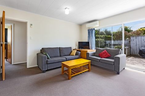 Photo of property in 169b Newlands Road, Newlands, Wellington, 6037